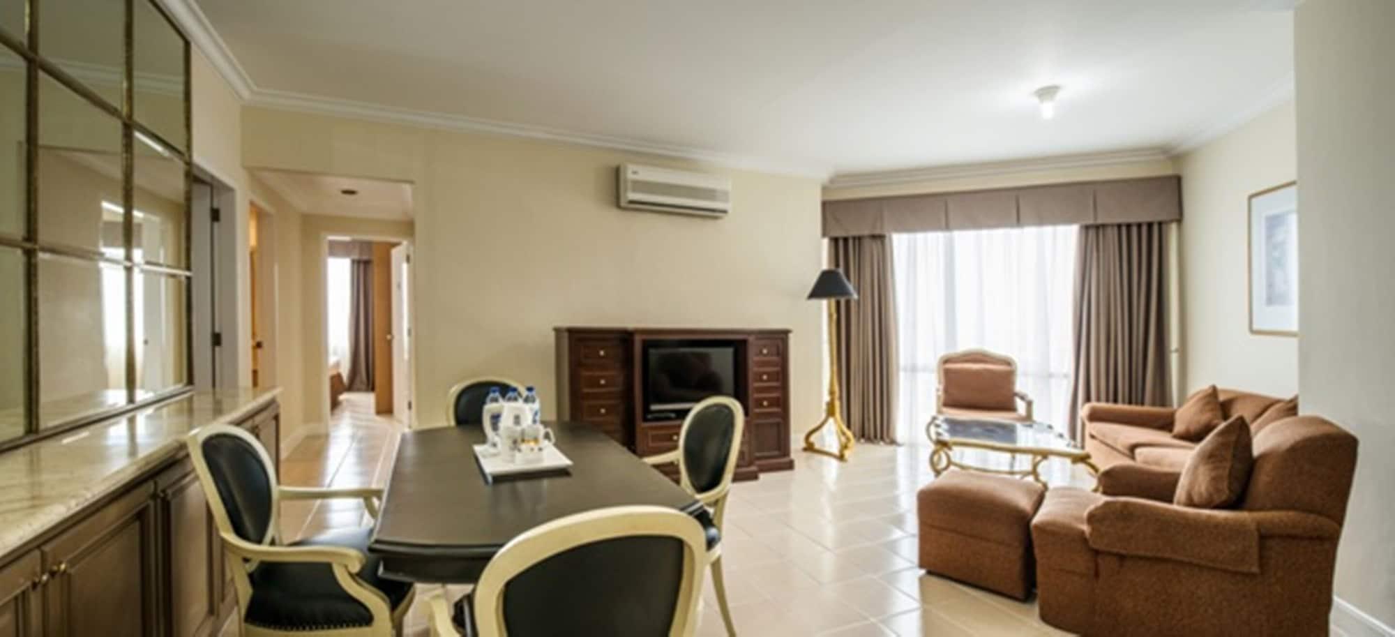 Batavia Hotel & Serviced Apartments Yakarta Exterior foto