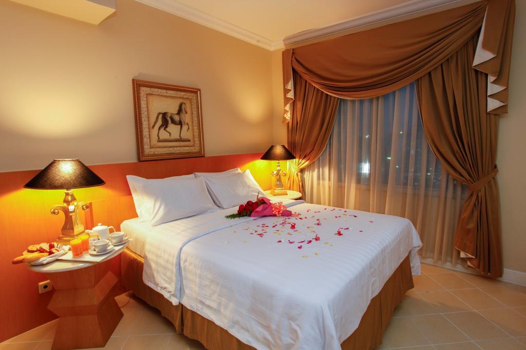 Batavia Hotel & Serviced Apartments Yakarta Exterior foto