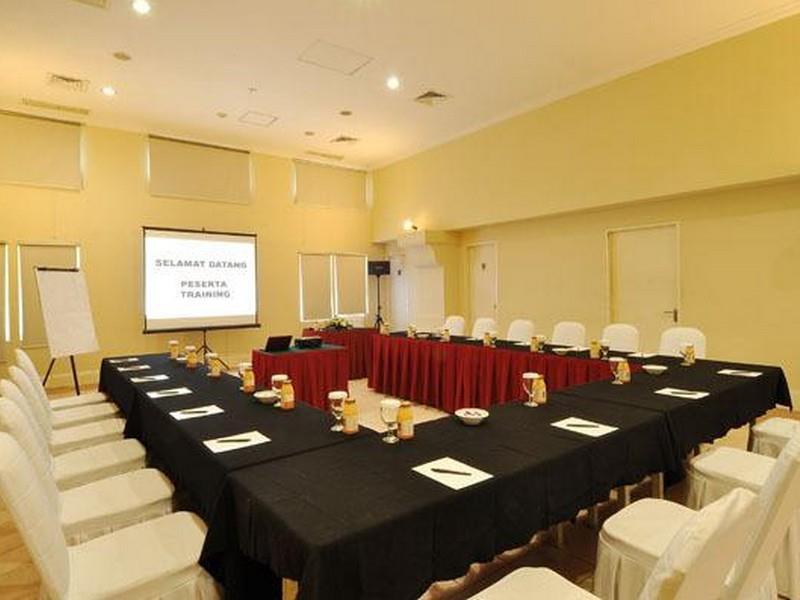 Batavia Hotel & Serviced Apartments Yakarta Exterior foto